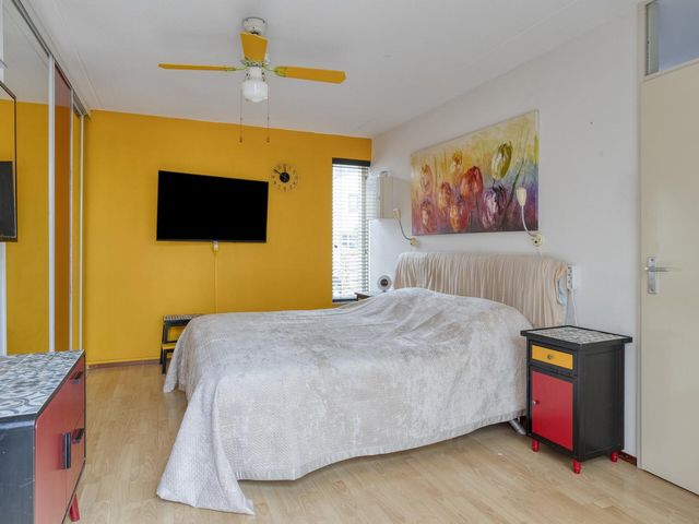 Travertijndijk 37, Roosendaal