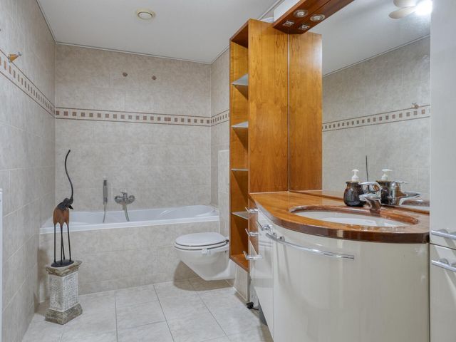 Travertijndijk 37, Roosendaal