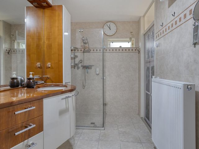 Travertijndijk 37, Roosendaal