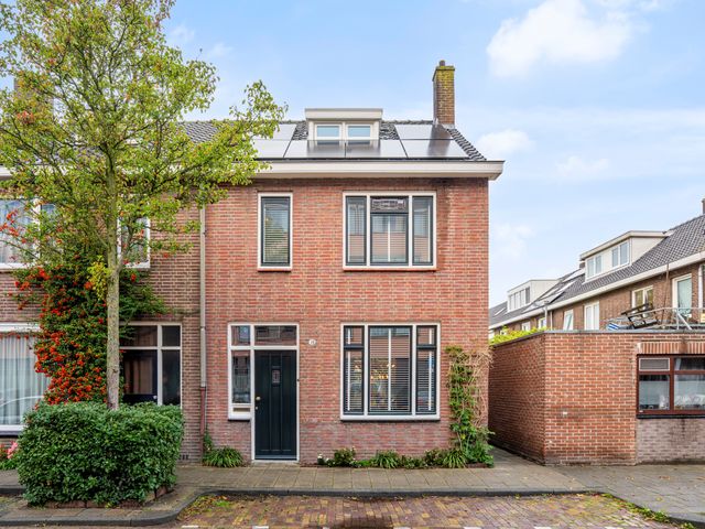 Paus Adriaanstraat 19, Tilburg