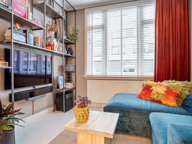 Paus Adriaanstraat 19, Tilburg