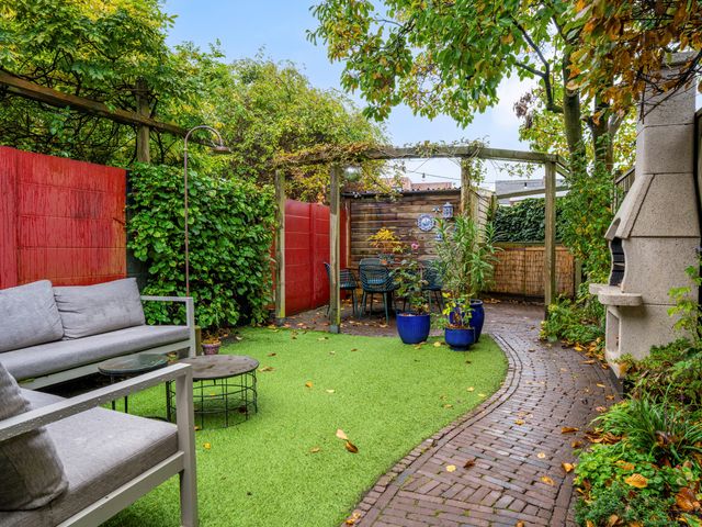 Paus Adriaanstraat 19, Tilburg