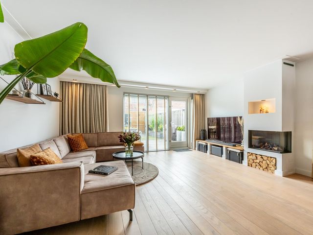 Rossinilaan 13, Nieuw-Vennep