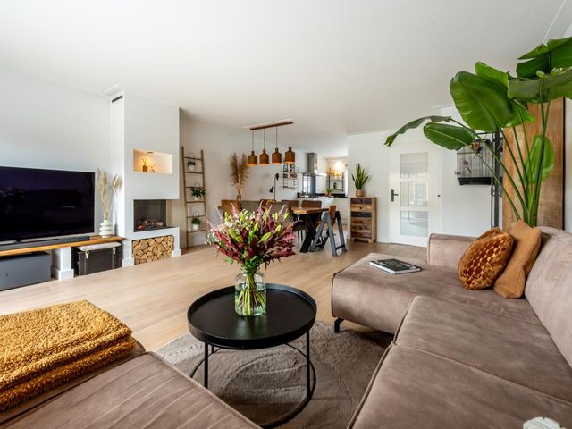 Rossinilaan 13, Nieuw-Vennep