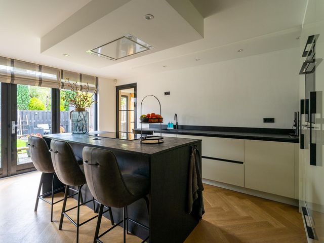 De Bouw 199, Bovenkarspel