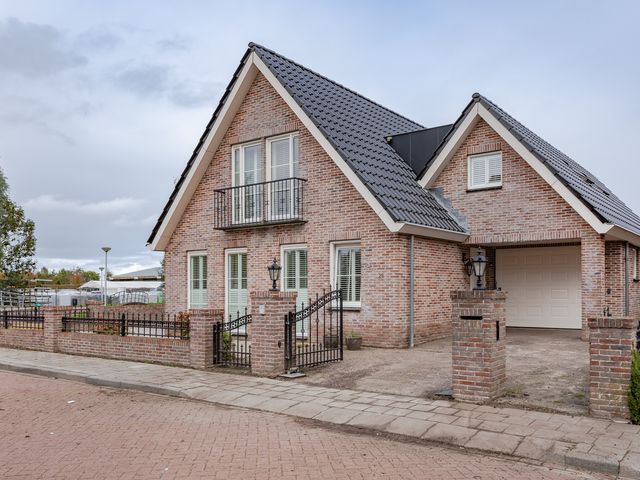 Barnsteen 28, Hoogwoud