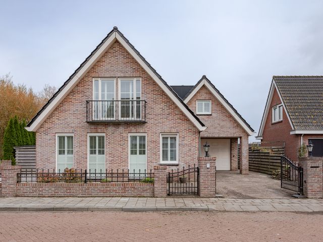 Barnsteen 28, Hoogwoud