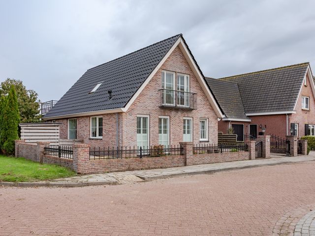 Barnsteen 28, Hoogwoud