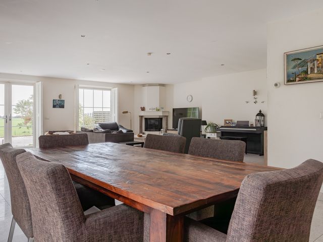 Barnsteen 28, Hoogwoud