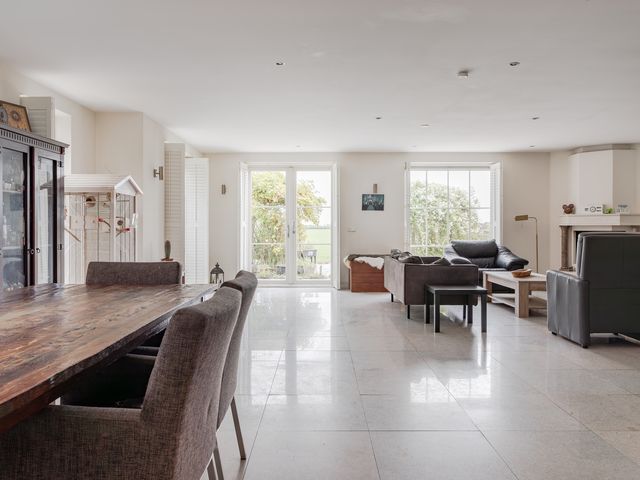 Barnsteen 28, Hoogwoud