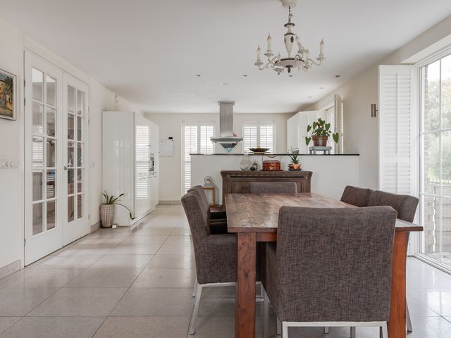 Barnsteen 28, Hoogwoud