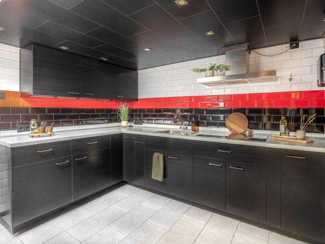 Zwartewaalsestraat 25, Schiedam