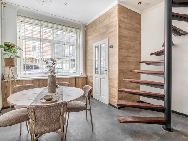 Zwartewaalsestraat 25, Schiedam