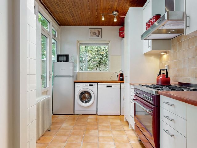 Bernhardstraat 24, Leiderdorp