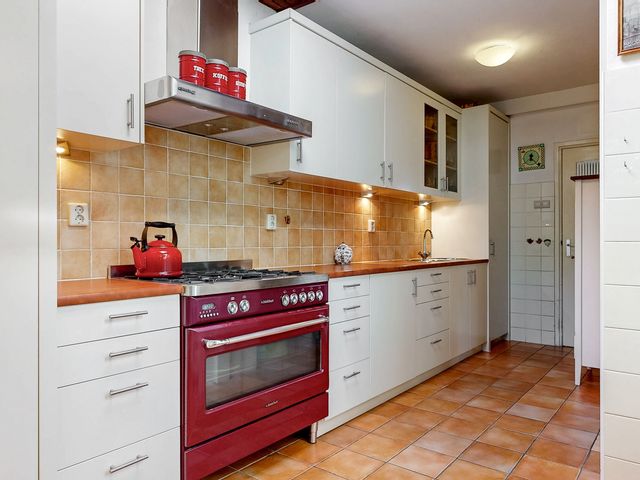 Bernhardstraat 24, Leiderdorp