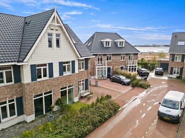 Nadine Gordimerlaan 8, 's-Gravenhage