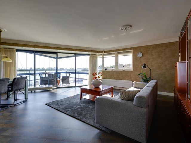 Zijdewinde 110, Puttershoek