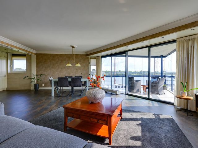 Zijdewinde 110, Puttershoek