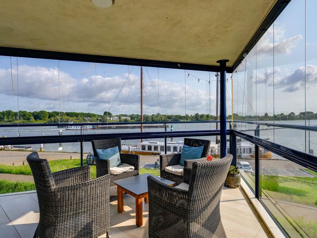 Zijdewinde 110, Puttershoek