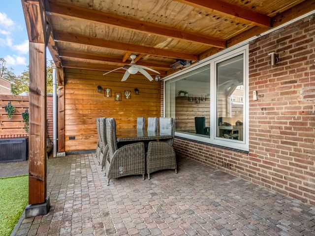 Esdoornstraat 28, Oss