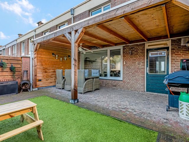 Esdoornstraat 28, Oss