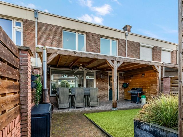 Esdoornstraat 28, Oss