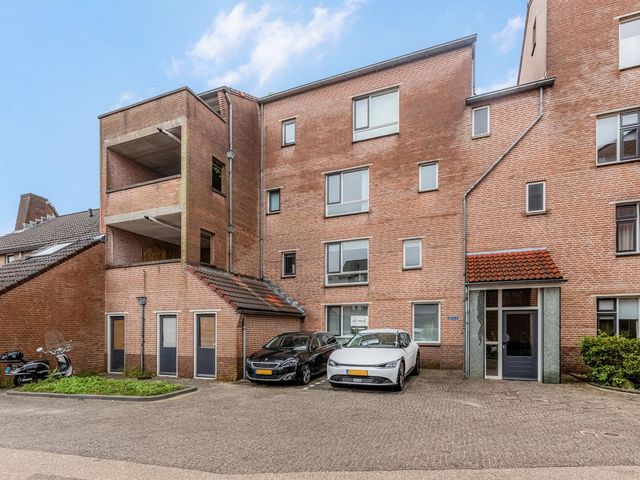 Endepoel 4b, Huissen