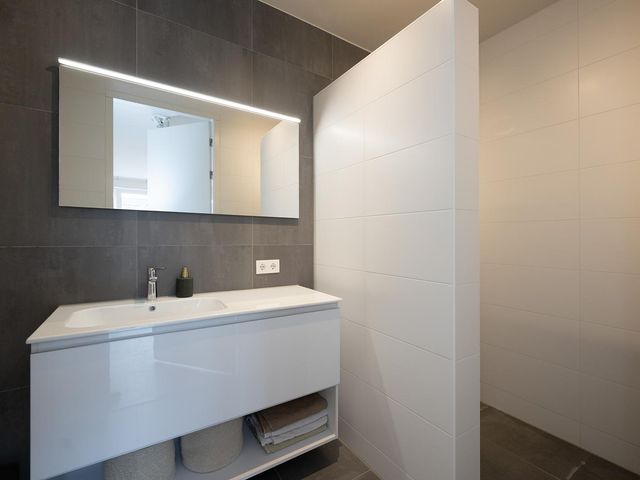 Narva-eiland 143, Amsterdam