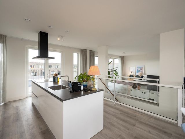 Narva-eiland 143, Amsterdam