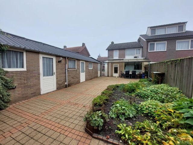 Burg van Heeswijkstraat 3, Moergestel