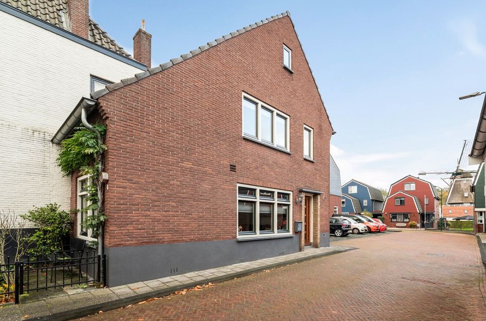 Dorpsstraat 4