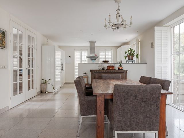 Barnsteen 28, Hoogwoud