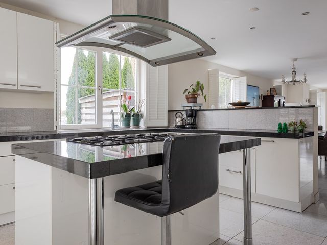 Barnsteen 28, Hoogwoud