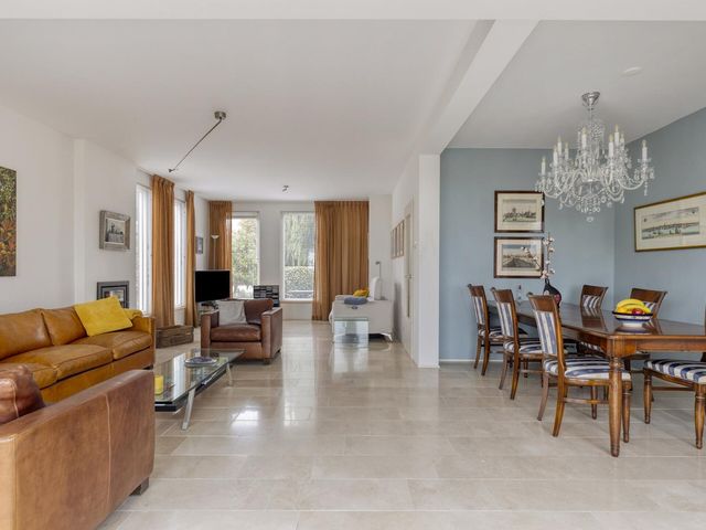 Den Domp 3, Ouwerkerk