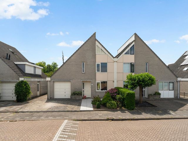 Brucknerstraat 79, Barendrecht