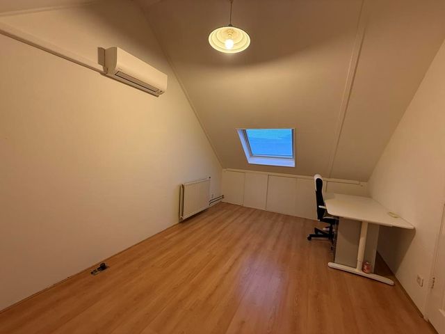 Albert van Dalsumlaan 33, Amstelveen