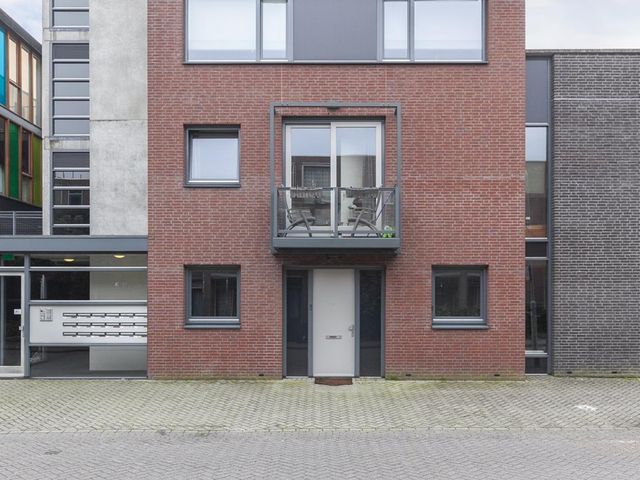 Donkvaart 7A1, Breda