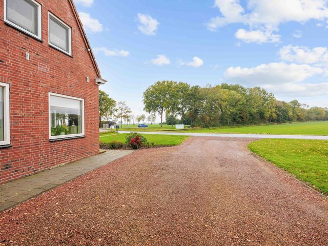 Ideweersterweg 5, Meedhuizen