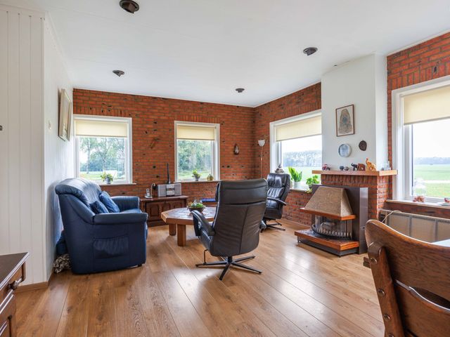 Ideweersterweg 5, Meedhuizen