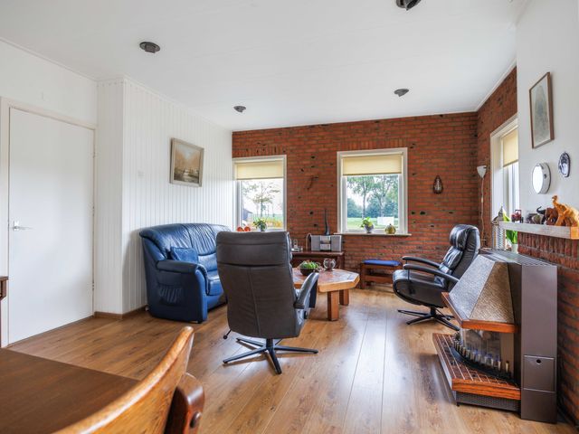 Ideweersterweg 5, Meedhuizen