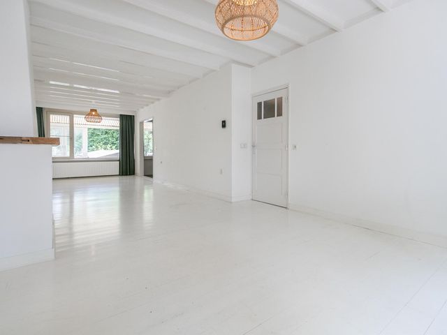 Julianalaan 49, Weert