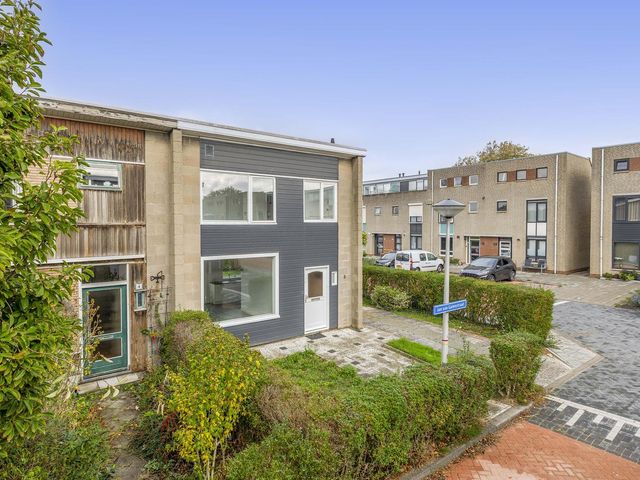 Jan van Galenstraat 2, Spijkenisse