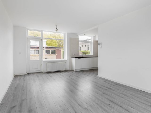 Jan van Galenstraat 2, Spijkenisse