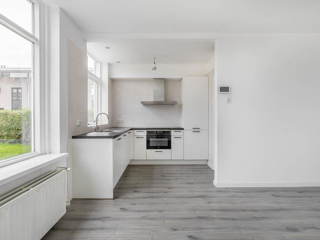 Jan van Galenstraat 2, Spijkenisse