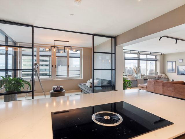 Landverhuizersplein 110, Rotterdam