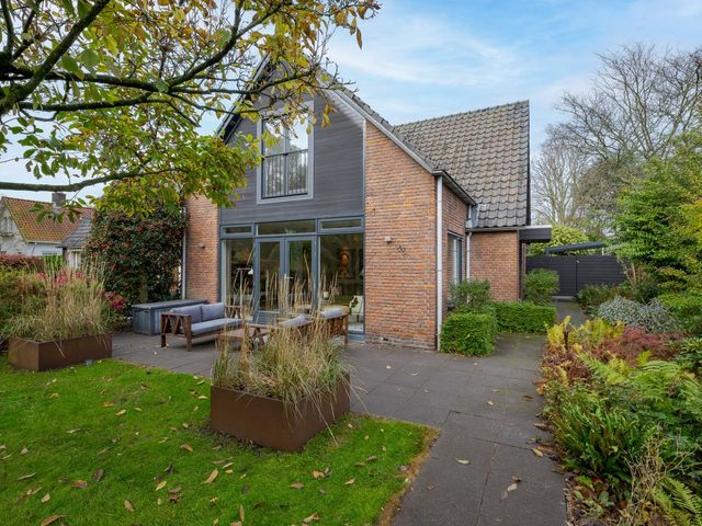 Prins Bernhardlaan 155, Voorschoten