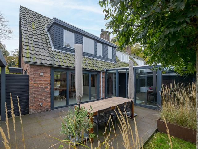 Prins Bernhardlaan 155, Voorschoten