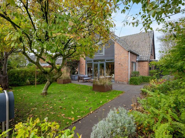 Prins Bernhardlaan 155, Voorschoten