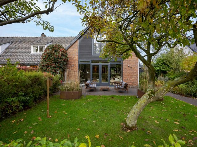 Prins Bernhardlaan 155, Voorschoten