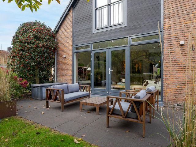 Prins Bernhardlaan 155, Voorschoten